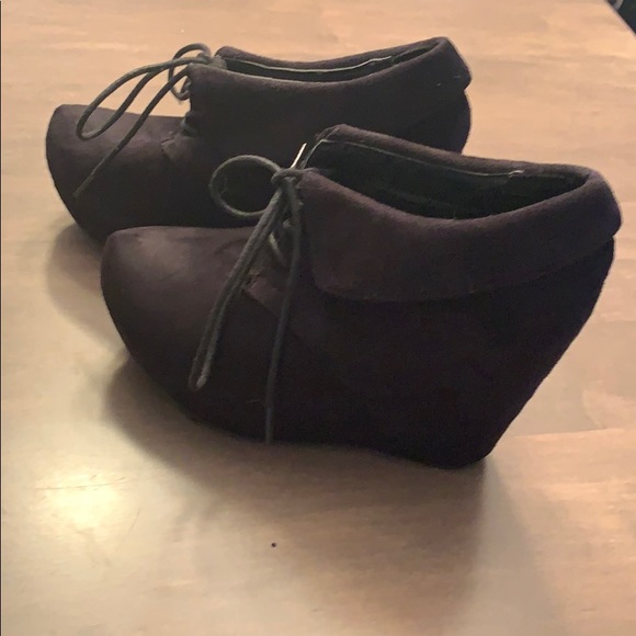 Beautiful Charolette Russe Black Ankle Booties🌸 - Picture 3 of 8